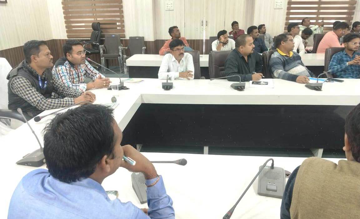 लोकसभा निर्वाचन – 2024 अंतर्गत मतदान दल गठन हेतु कर्मचारी डेटा प्रविष्टि सॉफ्टवेयर (पीपीईएस) का दिया गया प्रशिक्षण