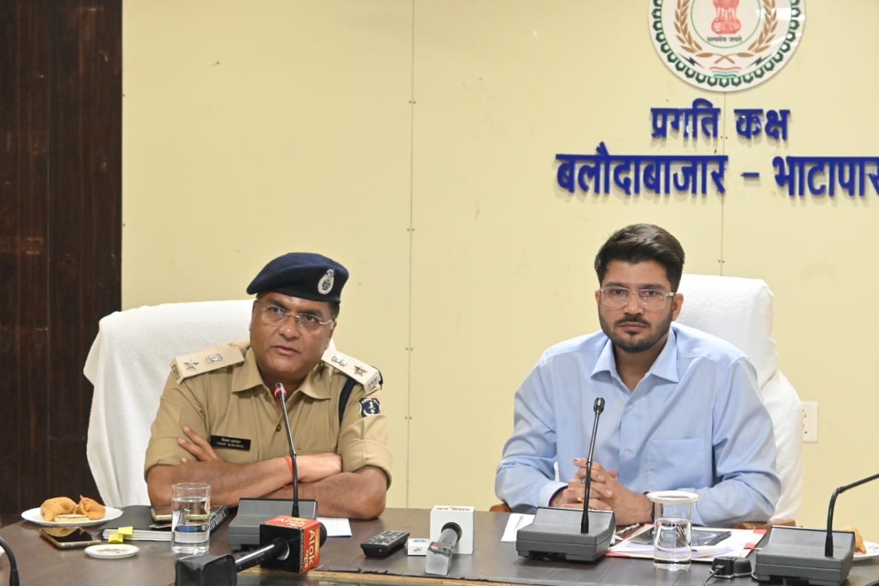 बलौदाबाजार आगजनी की घटना में करीब 12 करोड़ क्षति का अनुमान, पीड़ितों को बीमा कम्पनी द्वारा राशि मिलना शुरू