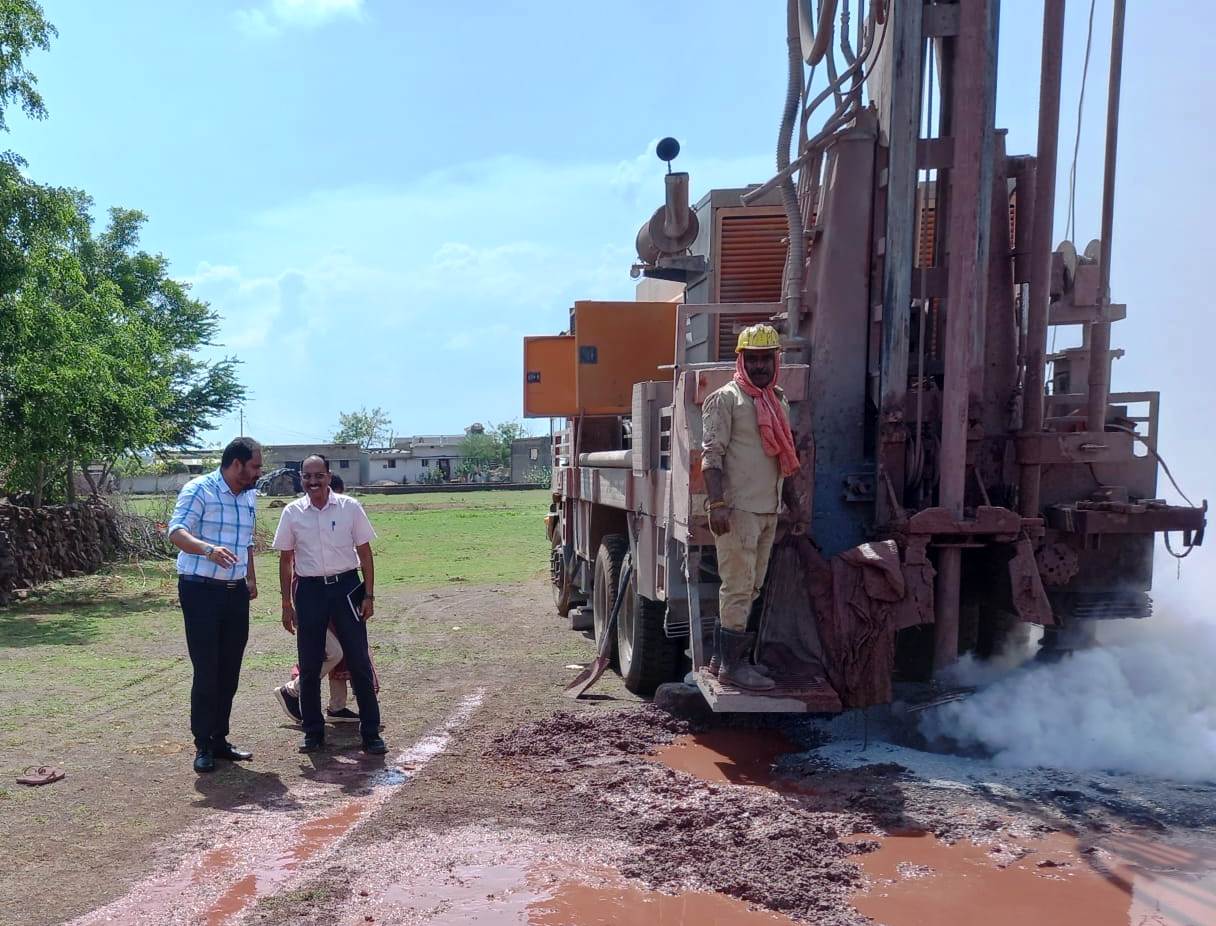 लोक स्वास्थ्य यांत्रिकी विभाग के सचिव मोहम्मद कैसर अब्दुलहक और प्रमुख अभियंता एम.एल. अग्रवाल ने जल जीवन मिशन के कार्यों का किया निरीक्षण