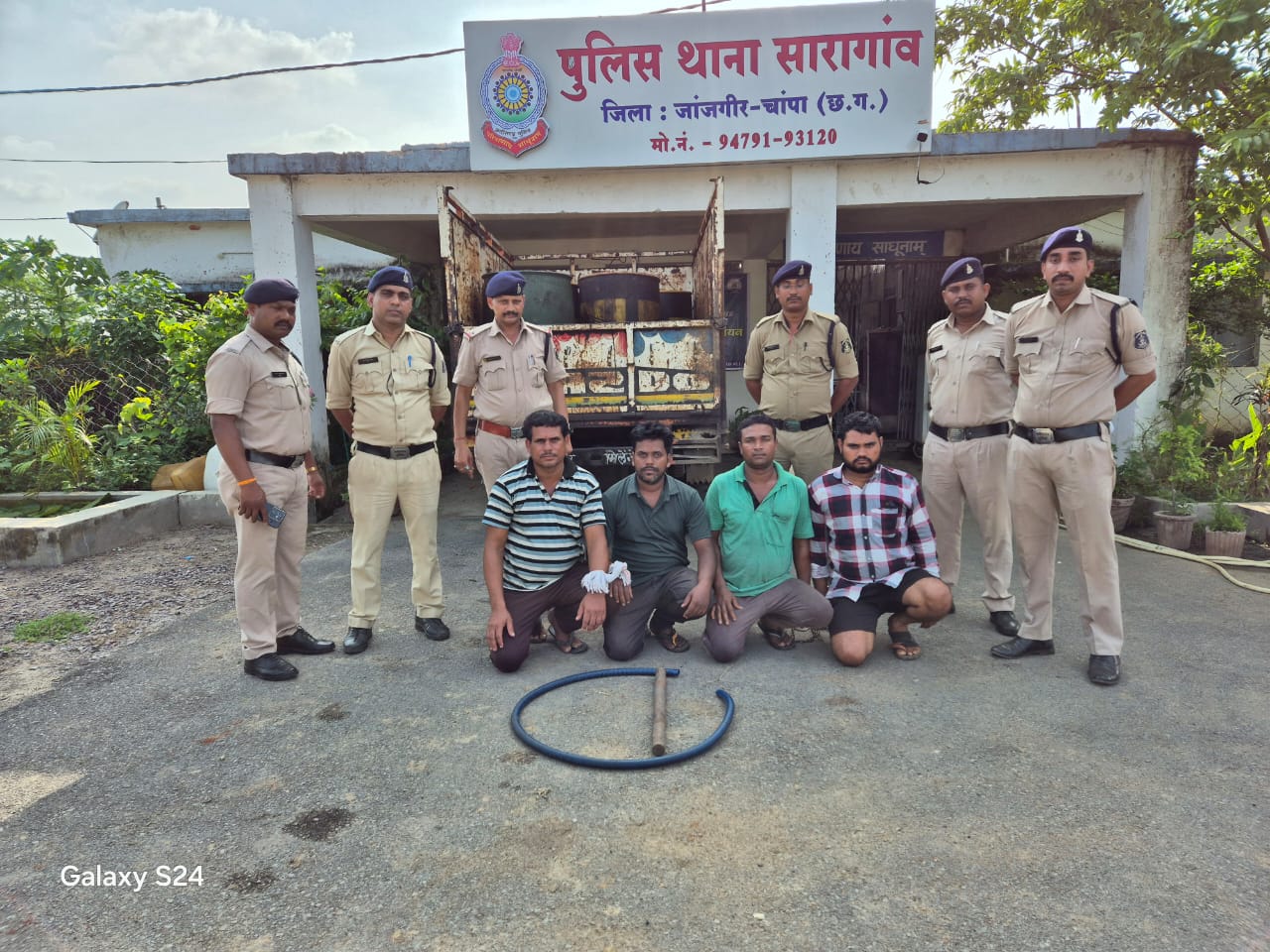जिले में लगातार हो रही चोरी की घटना में आरोपियों को पकड़ने में पुलिस को मिली सफलता
