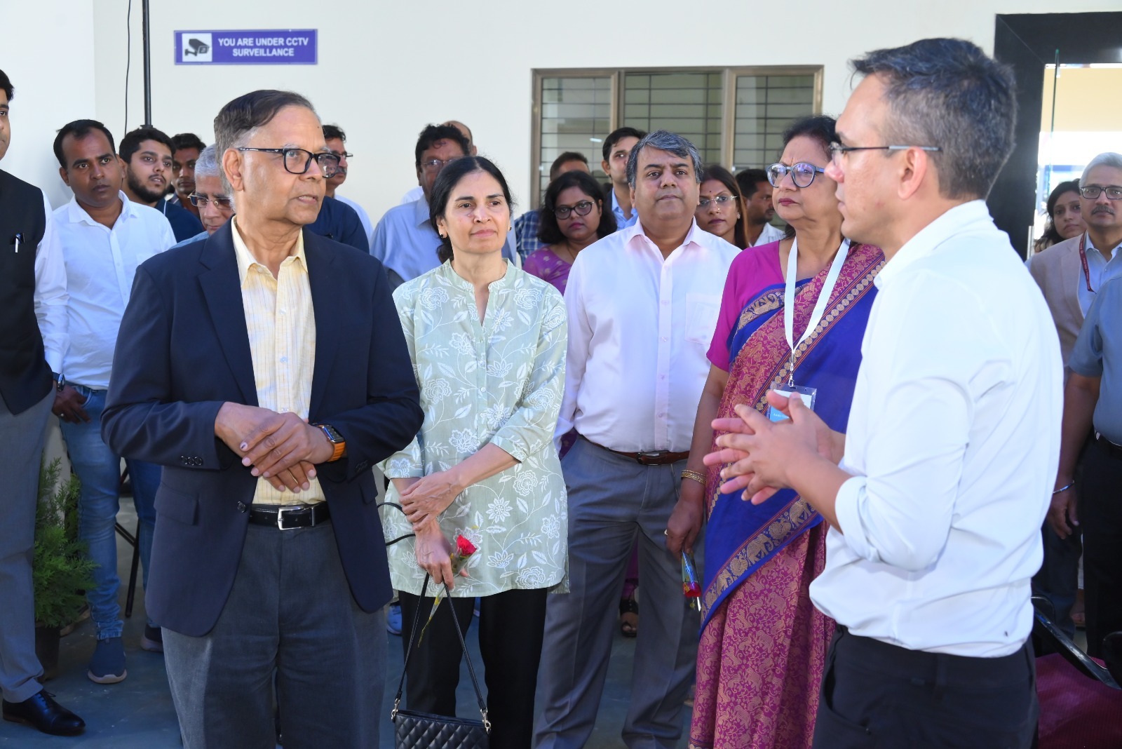 केंद्रीय वित्त आयोग के दल ने देखा नवा रायपुर रेल्वे स्टेशन, इंटिग्रेटेड कमाण्ड एण्ड कंट्रोल सेंटर, जंगल सफारी का भ्रमण किया