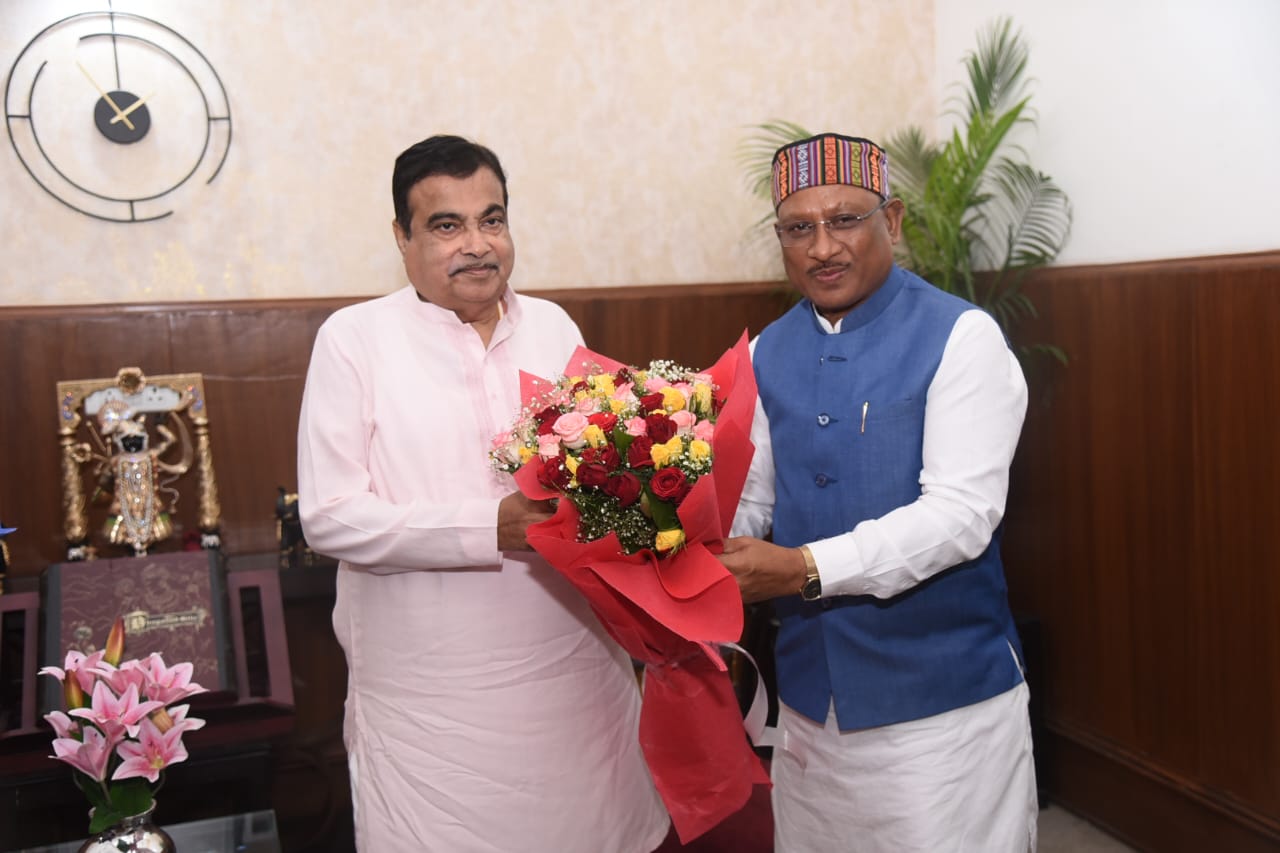 मुख्यमंत्री विष्णुदेव साय की नितिन गडकरी से मुलाकात : छत्तीसगढ़ में सड़क परियोजनाओं और आदिवासी क्षेत्रों की कनेक्टिविटी पर चर्चा