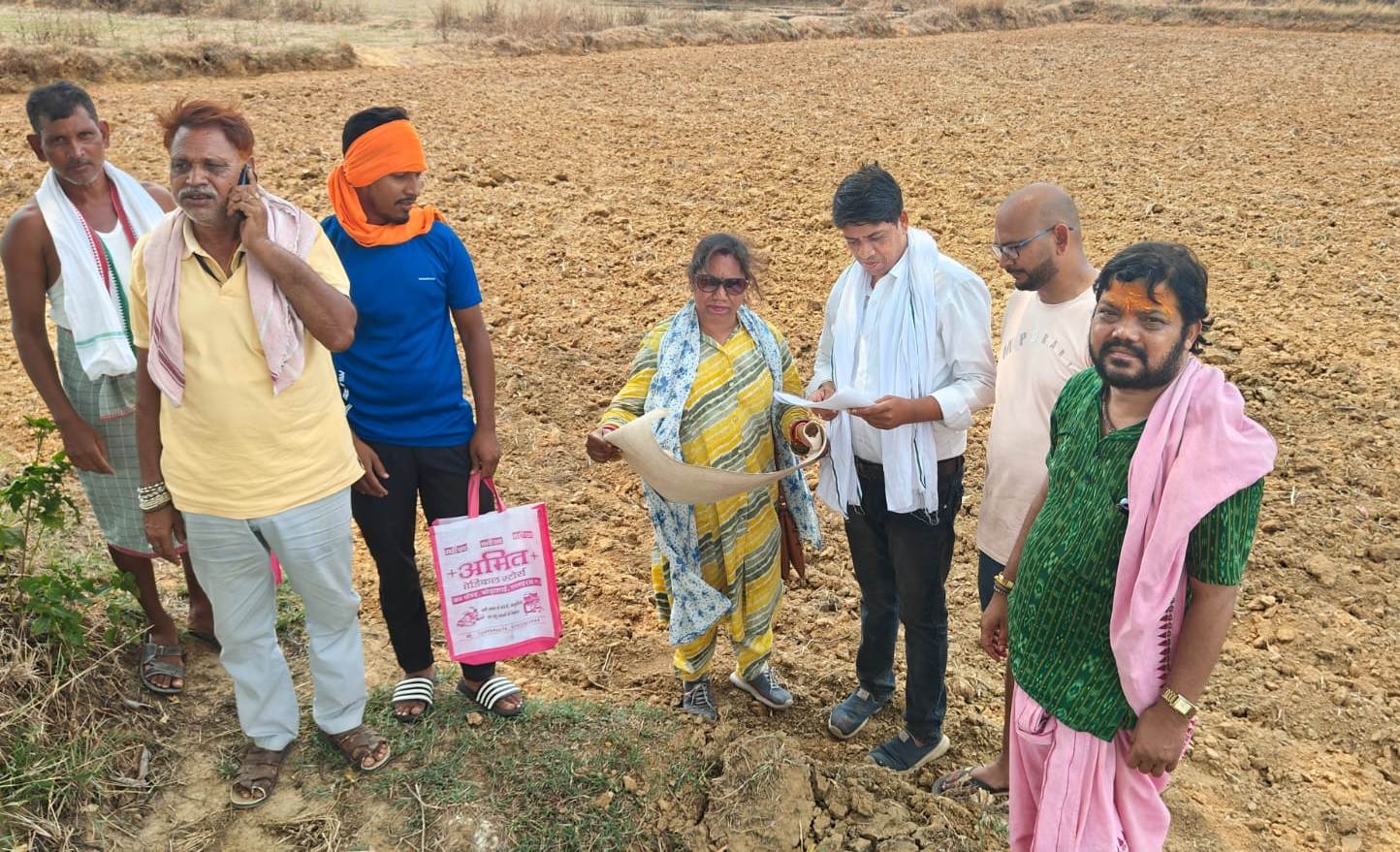 नक्शा बटांकन से सुलझ रही है परिवारों की भूमि संबंधी दिक्कतें रायगढ़ जिले में 90 हजार खसरों का नक्शा बटांकन पूरा