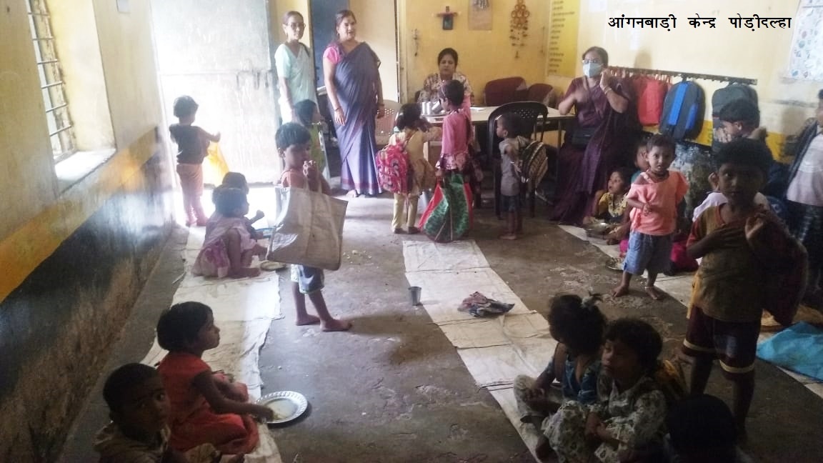 जिला कार्यक्रम अधिकारी ने आंगनबाड़ी केन्द्रों का निरीक्षण