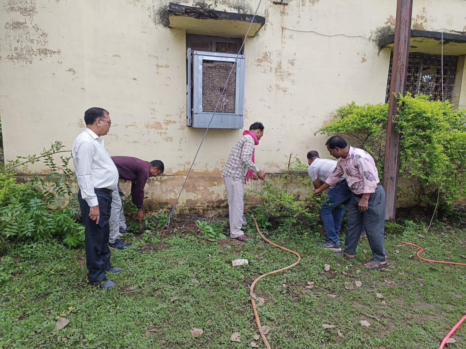 10 हफ्ते 10 बजे 10 मिनट अभियान सभी कार्यालय प्रमुखों ने की साफ-सफाई