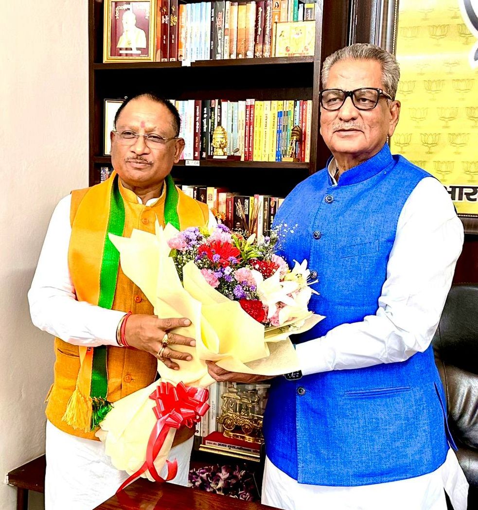 मुख्यमंत्री विष्णुदेव साय ने सिक्किम के नव नियुक्त राज्यपाल  ओमप्रकाश माथुर को नई दिल्ली में दी बधाई