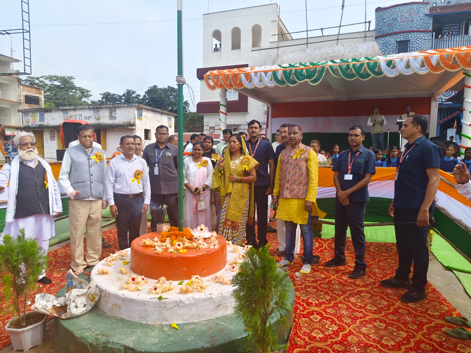 कौशल्या साय ने सीएम कैम्प कार्यालय बगीया में किया ध्वजारोहण