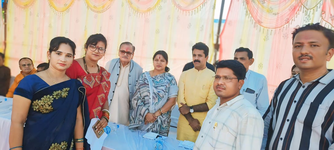 शैक्षिक समन्वयक संघ द्वारा युक्तयुक्तिकरण के विसंगतियों के संबंध में सांसद को सौंपा ज्ञापन