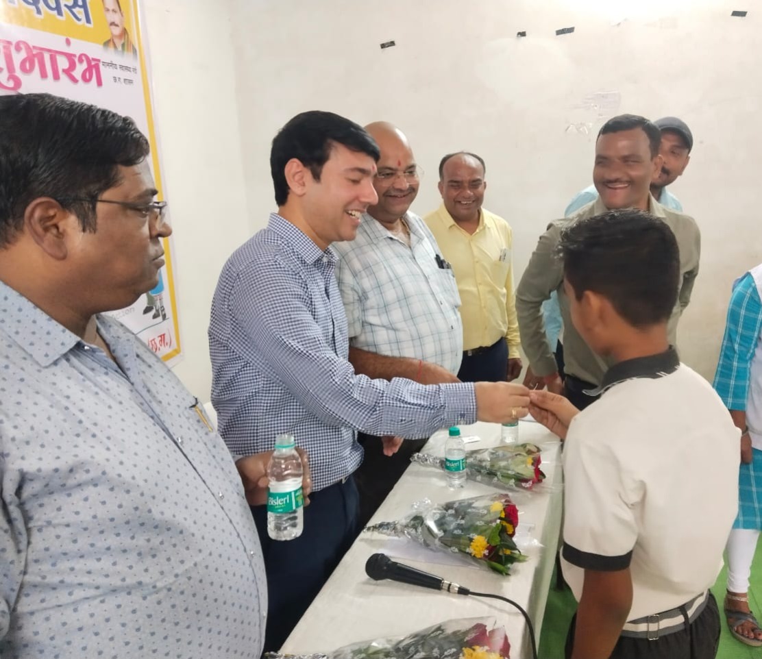 कलेक्टर ने जिले में राष्ट्रीय कृमि मुक्ति दिवस का किया शुभारंभ