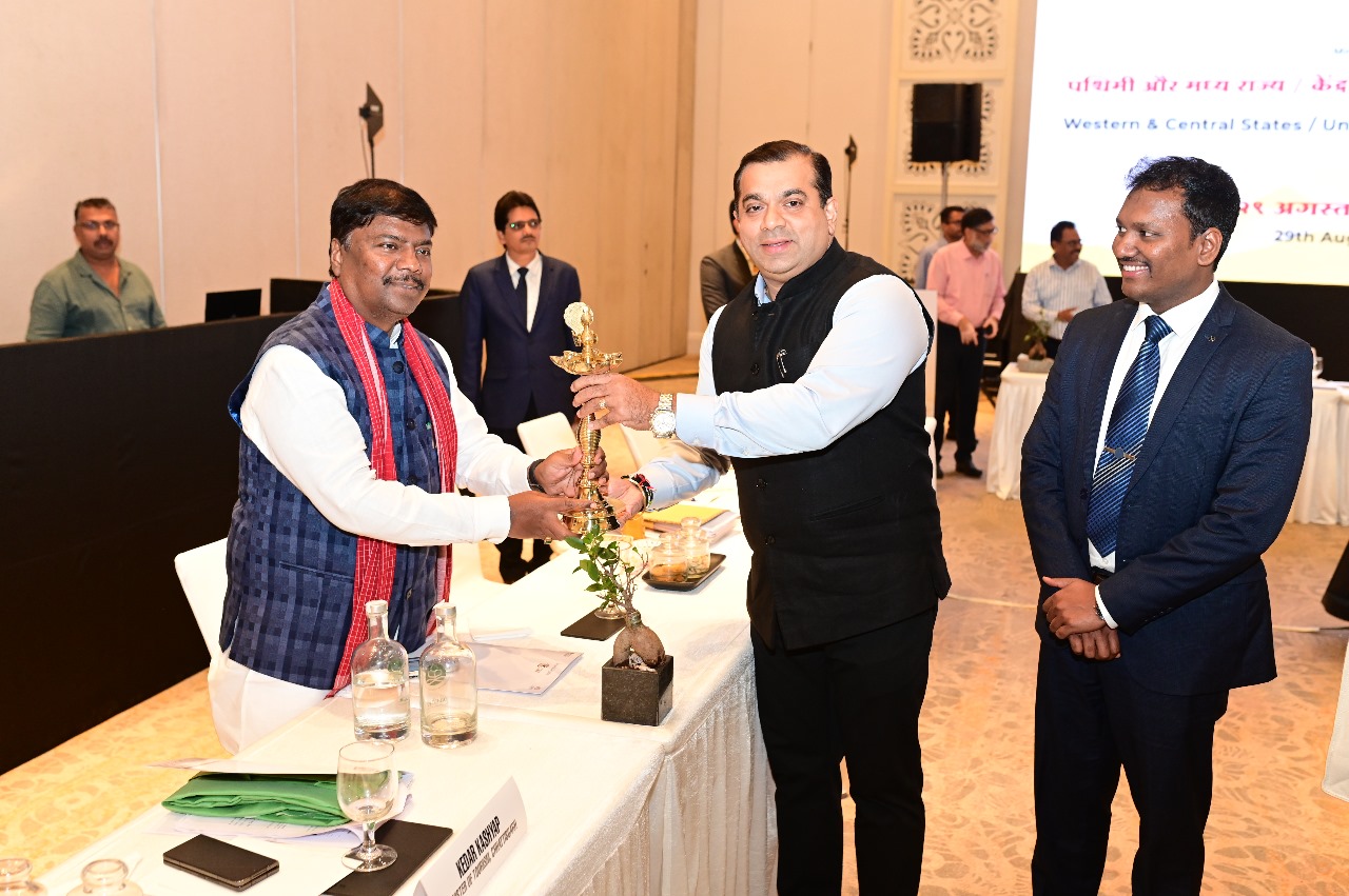 केंद्रीय पर्यटन मंत्री की अध्यक्षता में पश्चिमी व मध्यवर्ती तथा संघ राज्य क्षेत्रों के पर्यटन मंत्रियों का सम्मेलन पणजी गोवा में सम्पन्न
