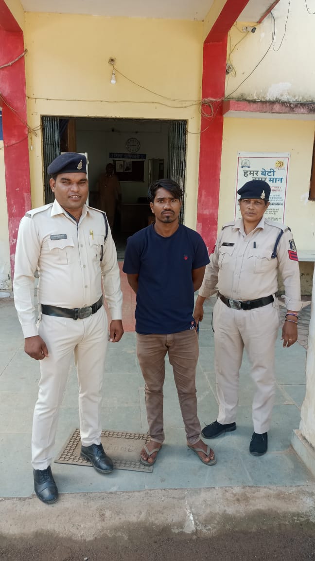 रात्रि में घर अंदर घुस कर बुजुर्ग महिला से मारपीट करने वाले आरोपी को किया गिरफ्तार थाना पामगढ़ पुलिस की कार्यवाही