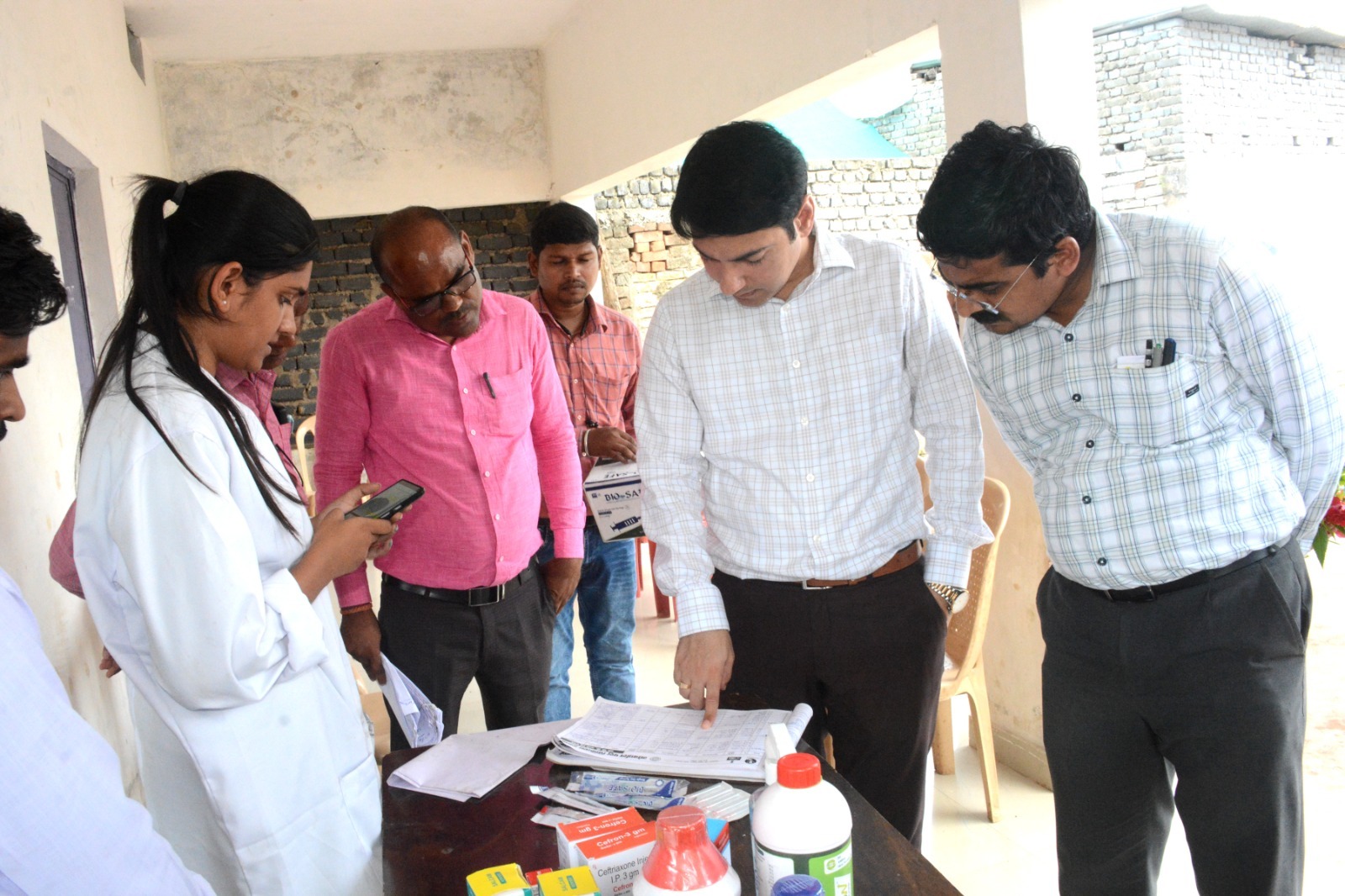 कलेक्टर आकाश छिकारा ने आंगनबाड़ी, स्कूल, ओबीसी सर्वे, पशु चिकित्सा इकाई व गिरदावरी के कार्यों का किया निरीक्षण