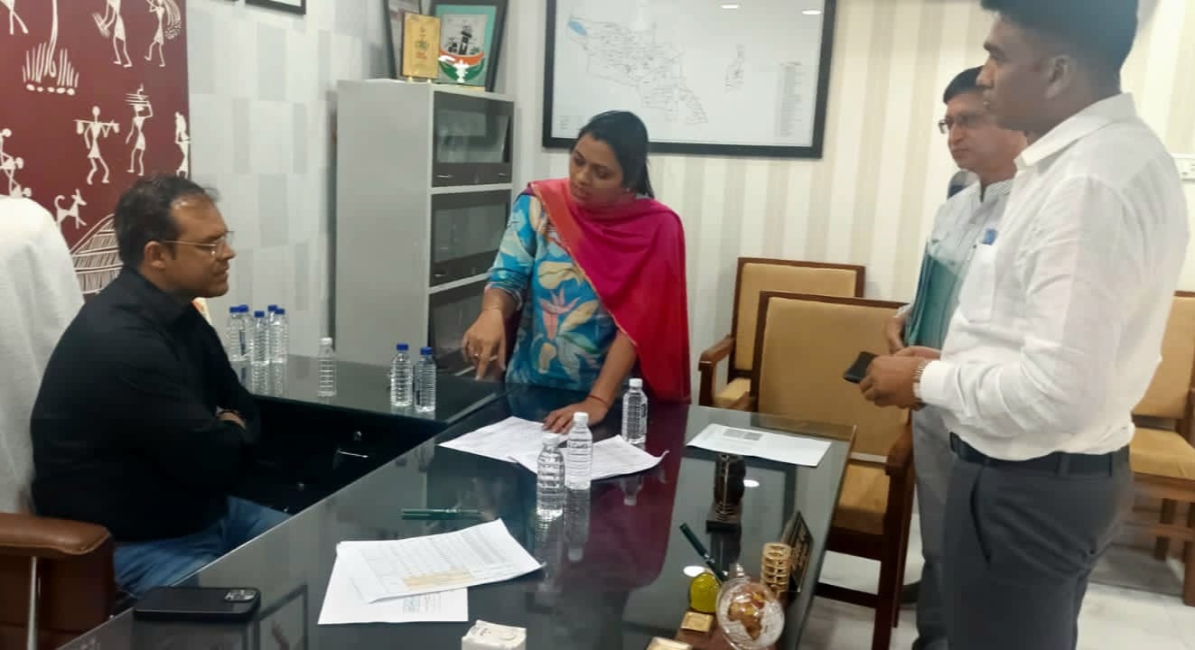 नगरीय प्रशासन विभाग के संचालक कुंदन कुमार ने कुम्हारी नगर पालिका तथा भिलाई-चरोदा व रिसाली नगर निगमों का दौरा कर कार्यों की समीक्षा