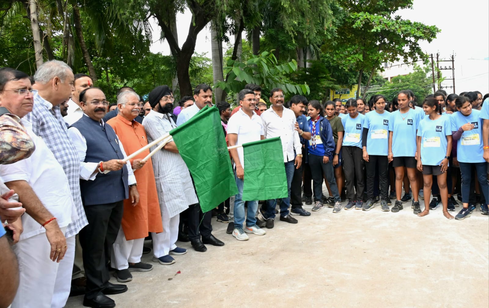 उप मुख्यमंत्री अरुण साव ने स्वच्छता मैराथन को दिखाई हरी झंडी
