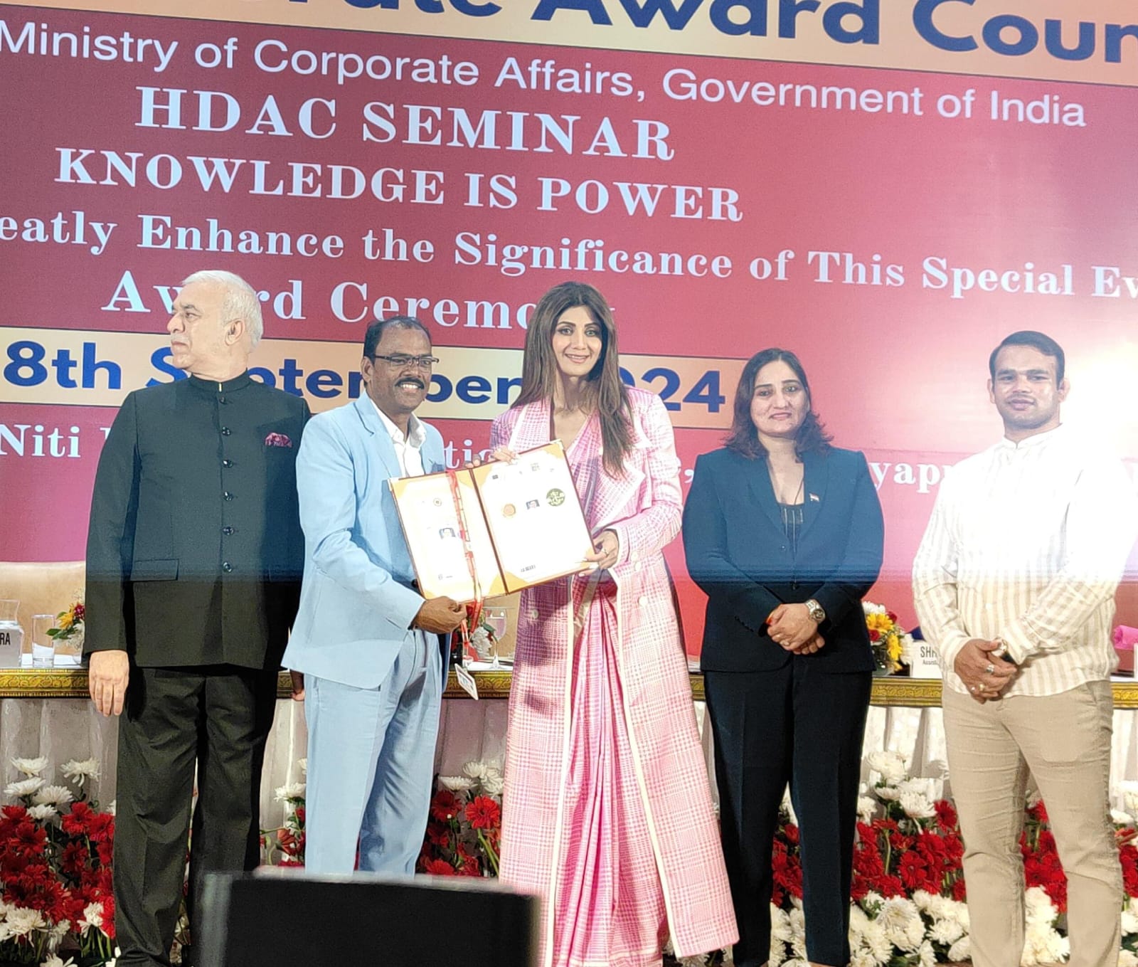 भारत गौरव रत्न श्री सम्मान व तीसरी बार डॉक्टरेट की मानद उपाधि से सम्मानित हुए डॉ रोहित डहरिया