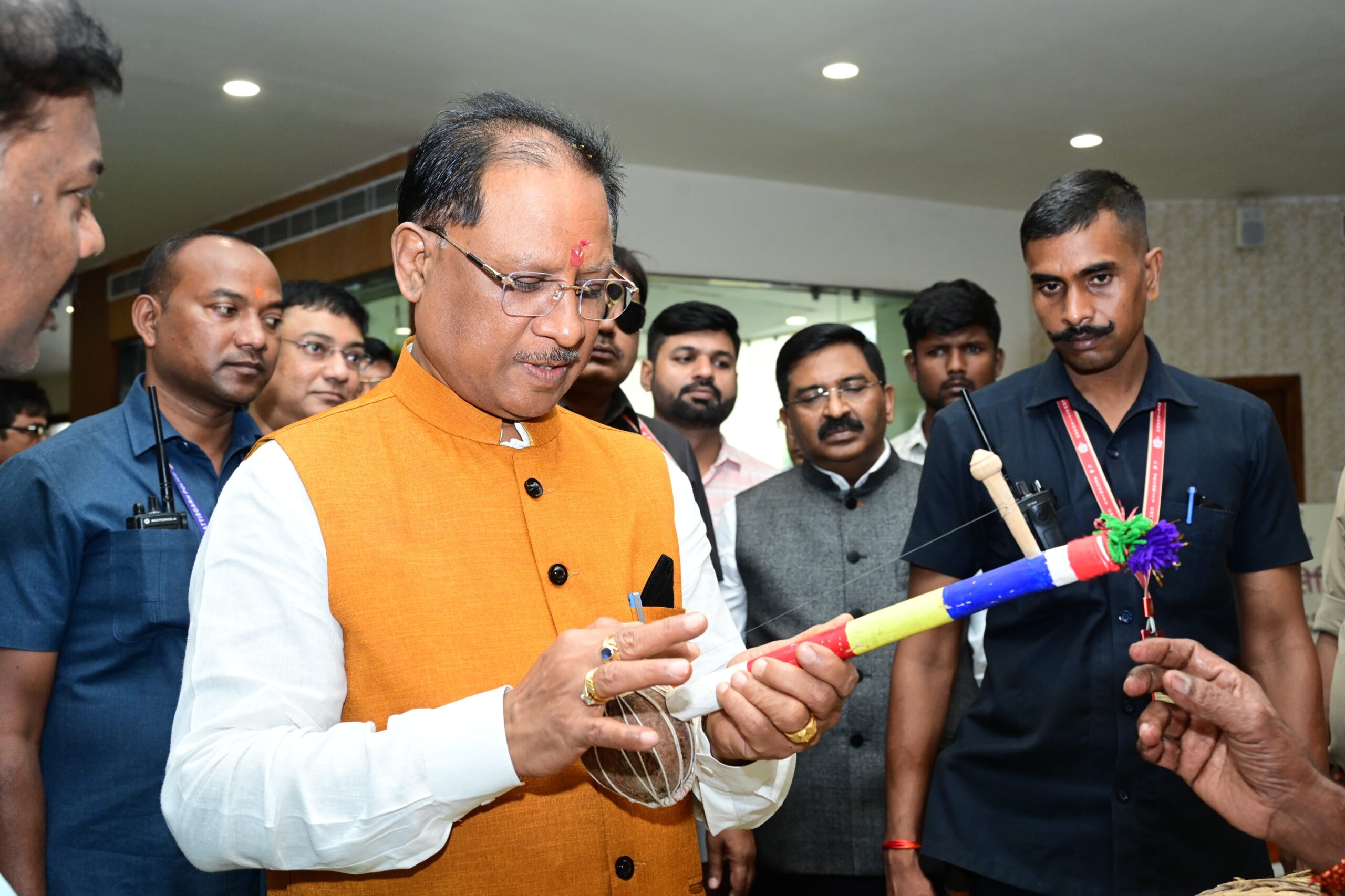 मुख्यमंत्री विष्णु देव साय ने किया प्रथम छत्तीसगढ़ हरित शिखर सम्मेलन का शुभारंभ, पारंपरिक हर्बल उत्पादों और लोक कला का किया अवलोकन
