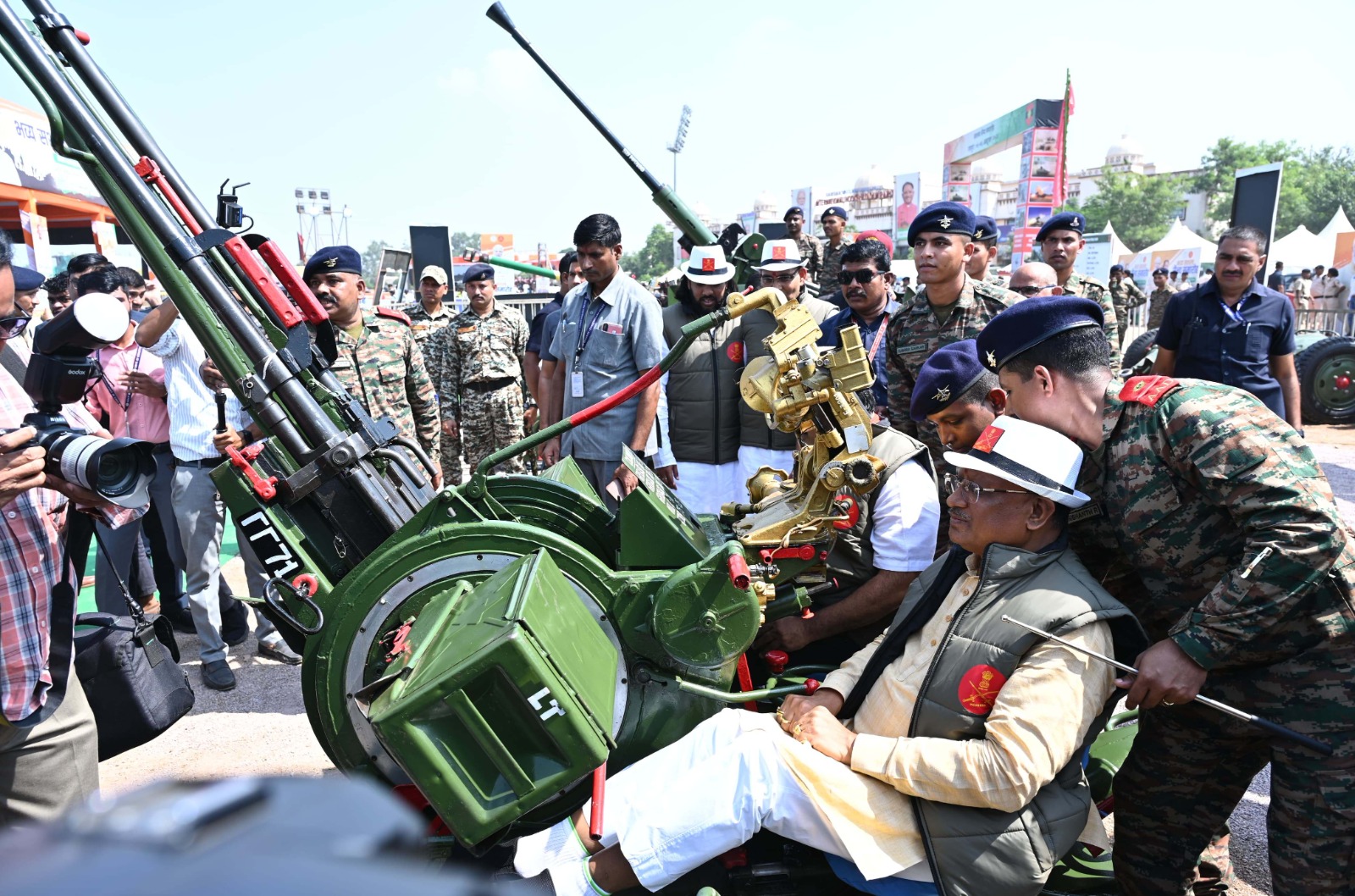 सशस्त्र सैन्य समारोह…भारतीय सेना की ताकत, जवानों का शौर्य हमें रोमांच के साथ गौरवान्वित करता हैं: मुख्यमंत्री विष्णुदेव साय