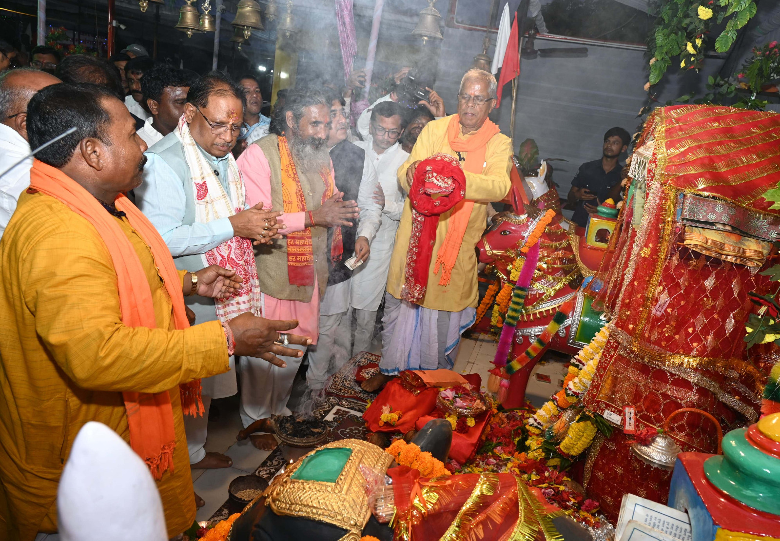 मुख्यमंत्री विष्णु देव साय ने की अंगार मोती दाई की पूजा-अर्चना