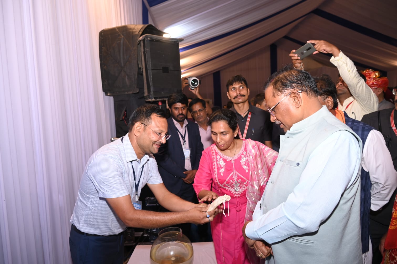 मुख्यमंत्री विष्णु देव साय ने ई बाल तकनीक को सराहा..विदेशी मेहमानों को खूब पसंद आया जल सुधार की ई-बाल तकनीक