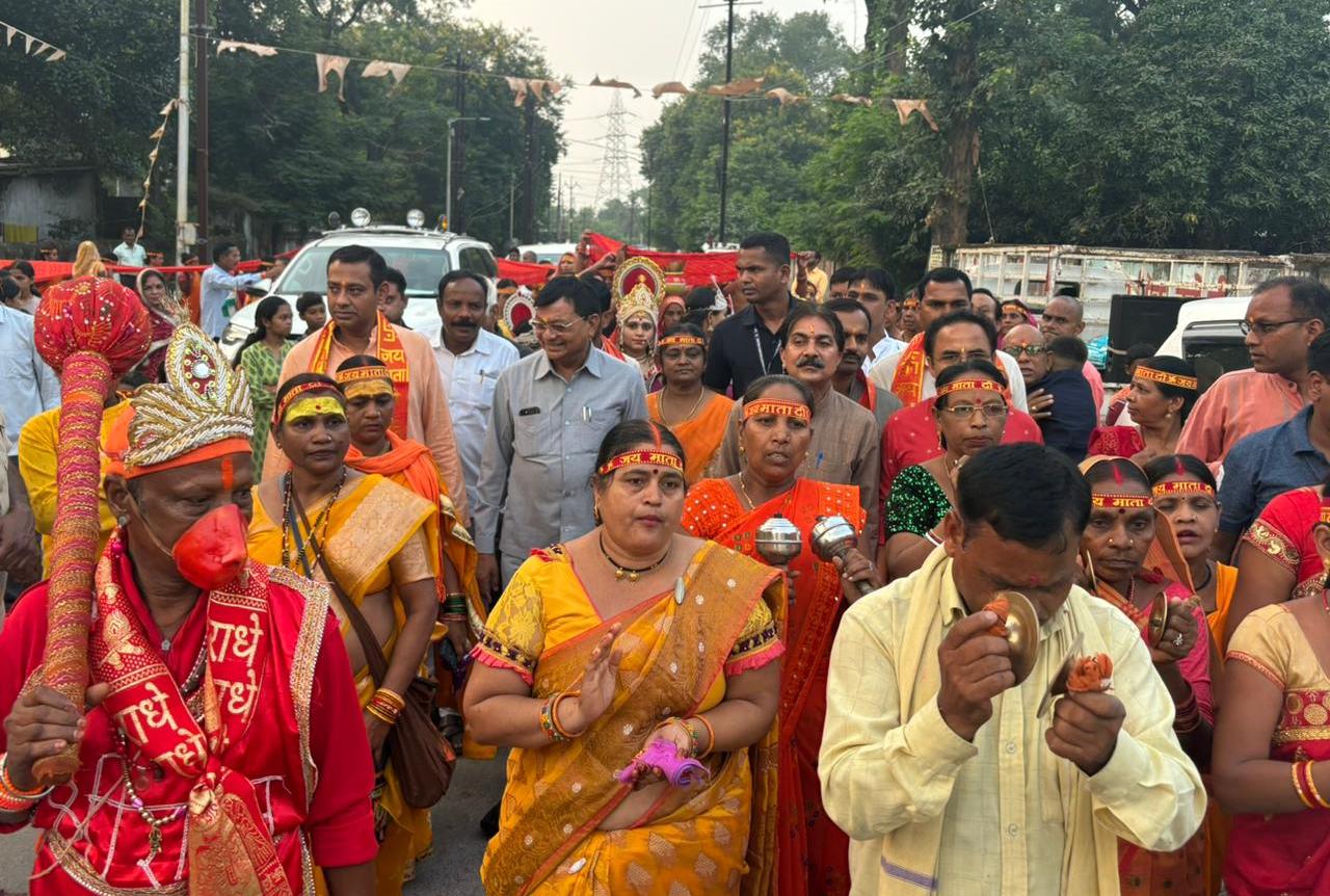 मंत्री देवांगन चुनरी यात्रा में हुए सम्मिलित, पंडालों में टेका मत्था, डांडिया उत्सव में मातृ शक्ति से लिया आशीर्वाद