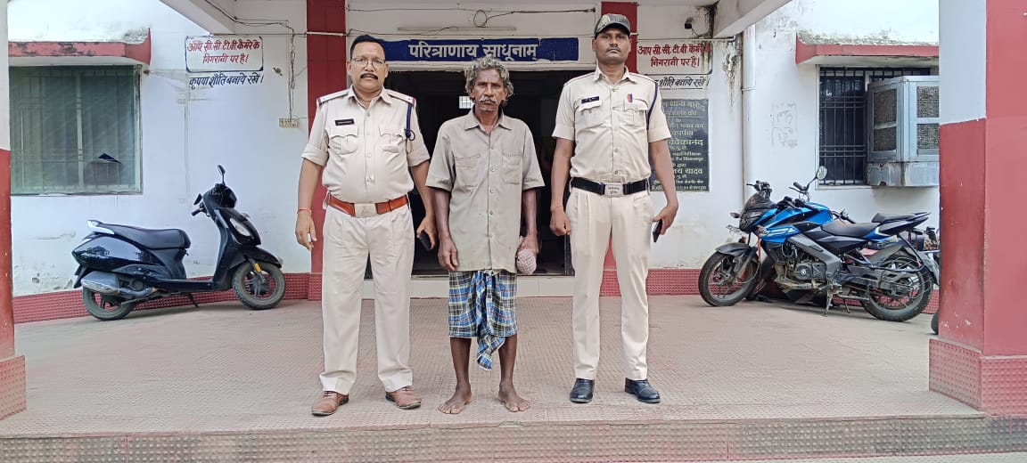 अपने ही पत्नी को डण्डा से मार-मार कर निर्मम हत्या करने वाला आरोपी पति को किया गिरफ्तार बलौदा पुलिस की कार्यवाही