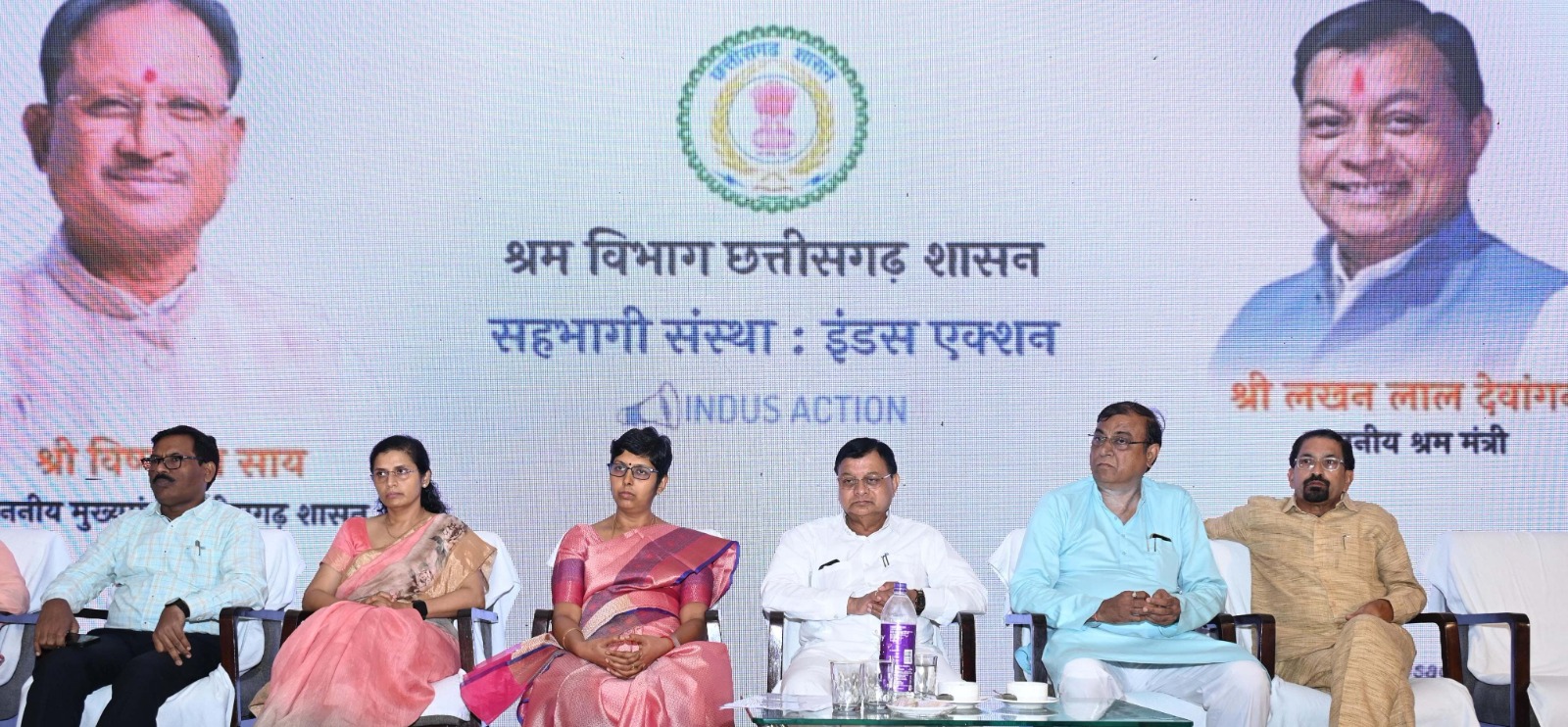 राज्य में श्रमिकों को रोजगार उपलब्ध कराने त्वरित कार्यवाही करें : श्रम मंत्री लखनलाल देवांगन