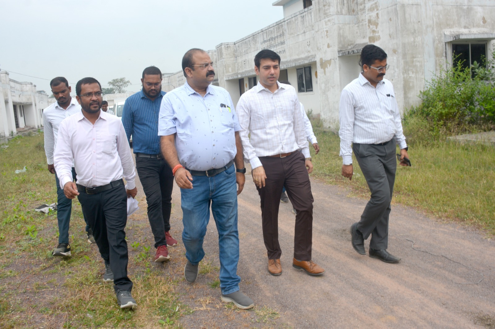कलेक्टर आकाश छिकारा ने किया जांजगीर में ट्रांजिट हॉस्टल, स्टाफ क्वार्टर व निर्माणाधीन स्व. श्री बहोरिक लाल सूर्यवंशी सामुदायिक स्वास्थ्य केंद्र पामगढ़ का निरीक्षण