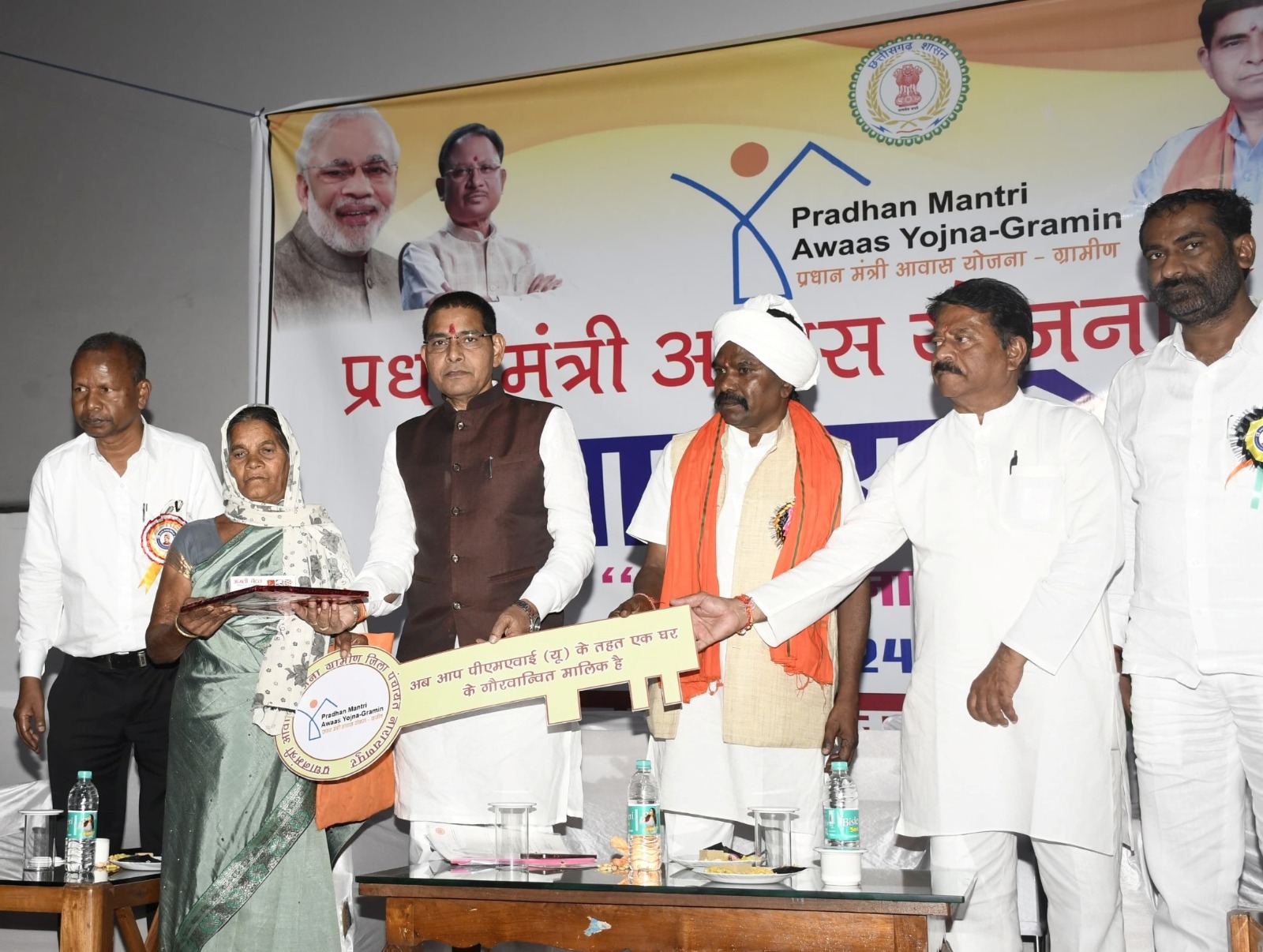 प्रधानमंत्री आवास मेला, हितग्राहियों को मंत्री टंकराम वर्मा ने सौंपी प्रथम किस्त की राशि