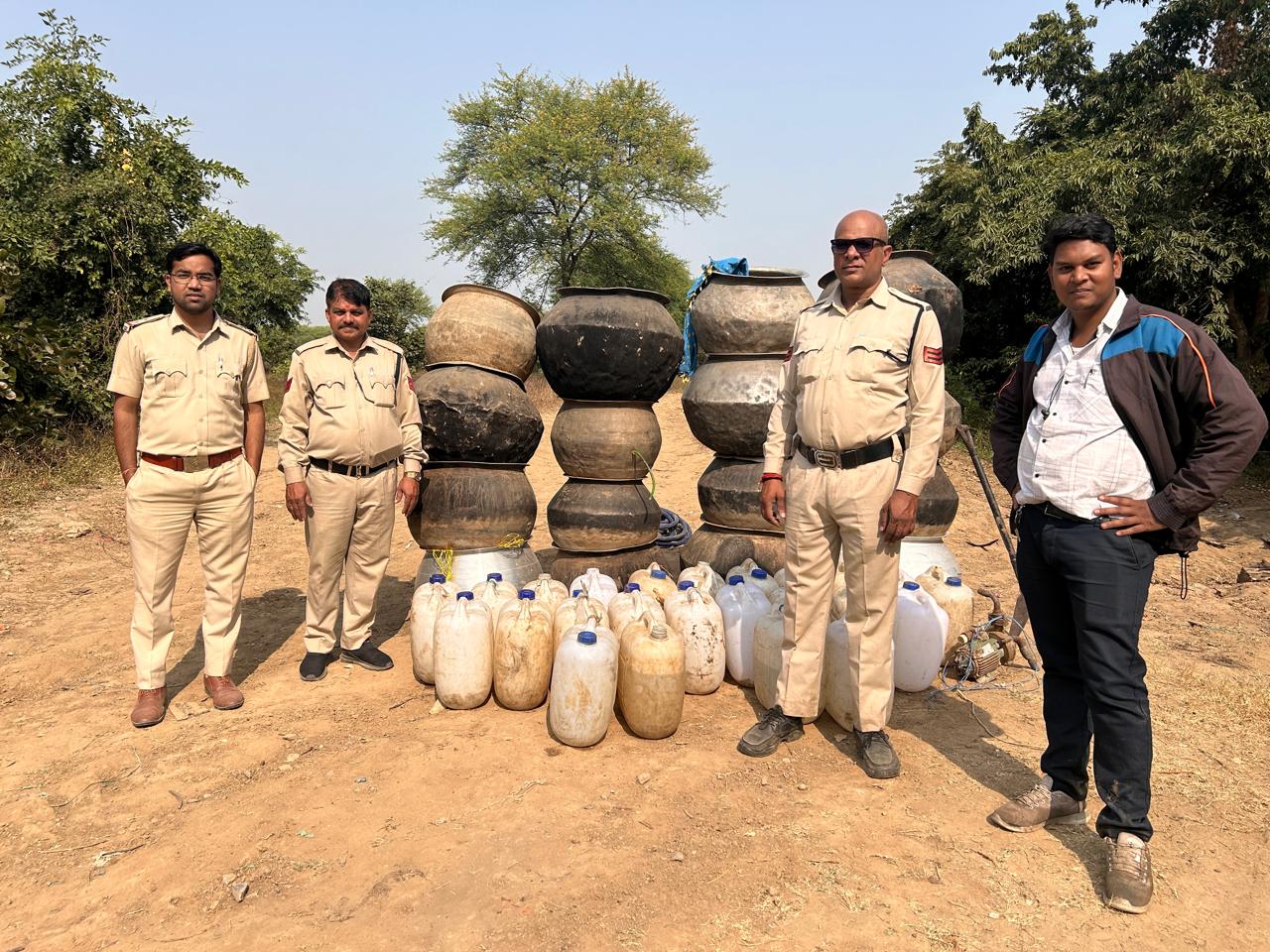 आबकारी विभाग द्वारा शराब निर्माण और भंडारण के विरुद्ध की गई कार्रवाई