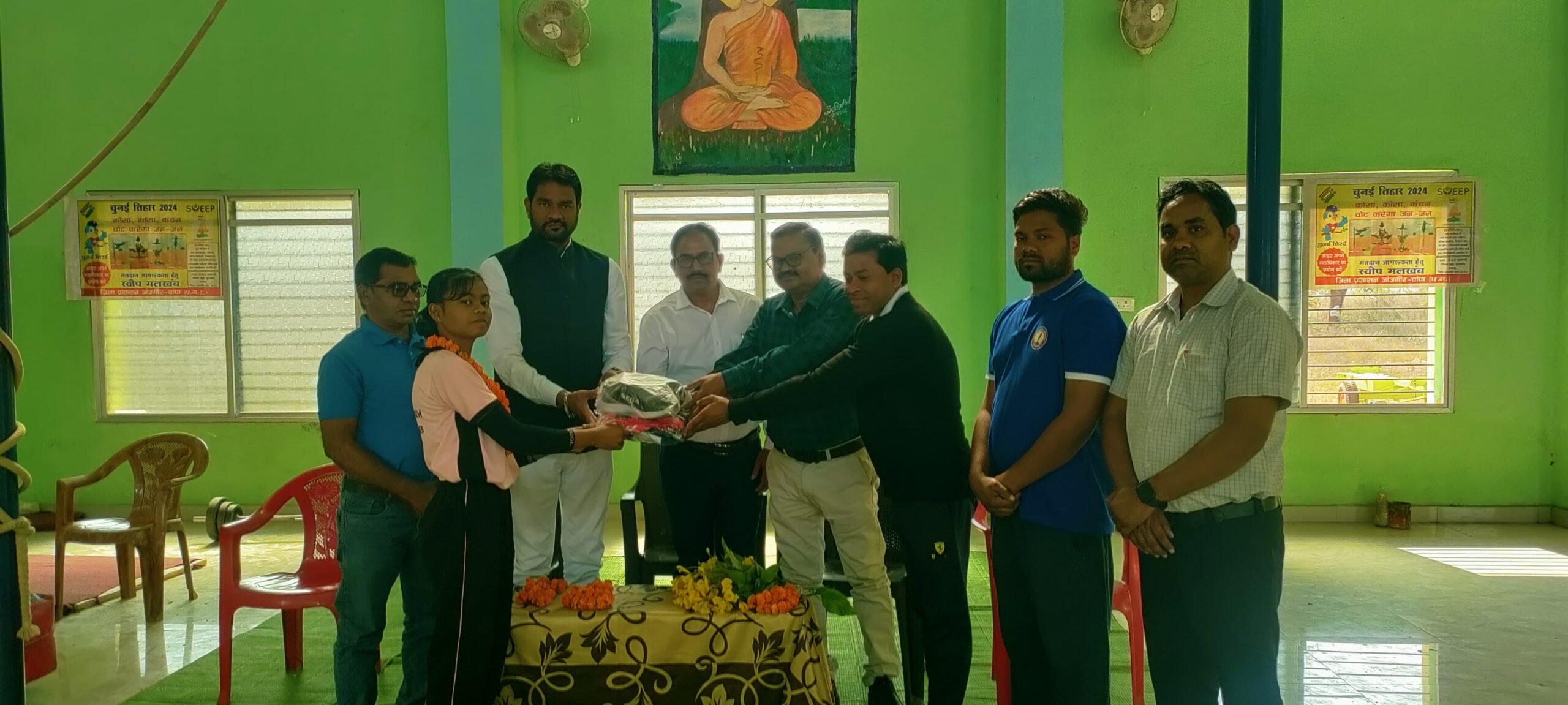 मल्लखंब खेल में नेशनल प्रतियोगिता उज्जैन के लिए चयनित खिलाड़ियों को किया गया कीट वितरण