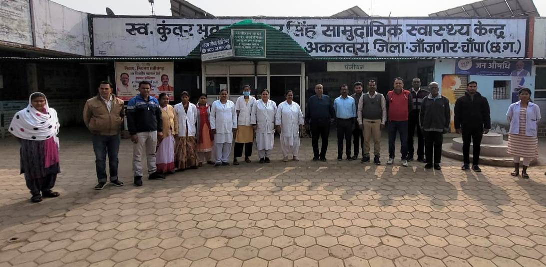 कलेक्टर आकाश छिकारा ने विभिन्न कार्यालयों का किया औचक निरीक्षण