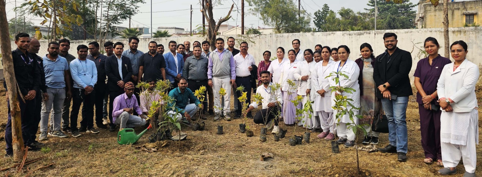 जिला चिकित्सालय में किया गया वृहद पौधरोपण