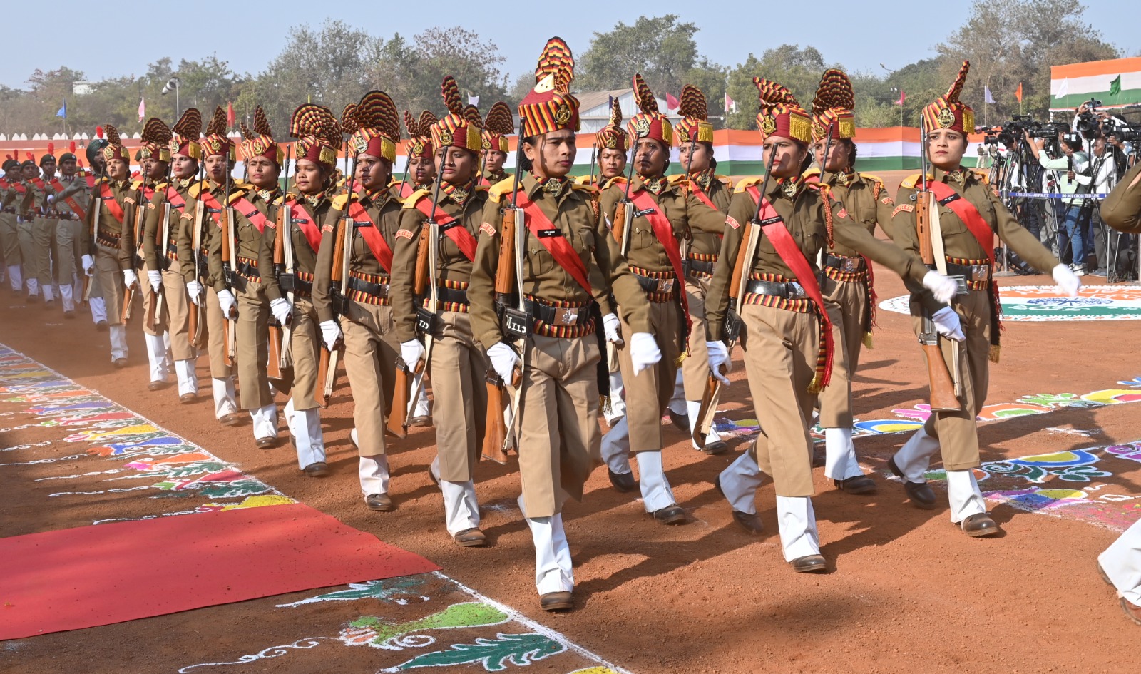 गणतंत्र दिवस समारोह, राज्यपाल रमेन डेका ने राजधानी के मुख्य समारोह में विजेताओं को किया सम्मानित