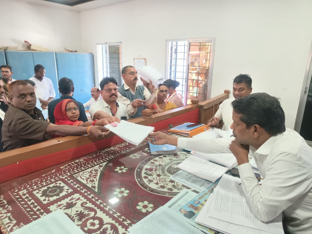 पामगढ़ में नगर पंचायत अध्यक्ष बनने 04 प्रत्याशियों ने किया नामांकन दाखिल… निर्दलीय प्रत्याशी शुक्र कुमारी फगुराम खरे ने बिगाड़ा पामगढ़ का सियासी समीकरण…
