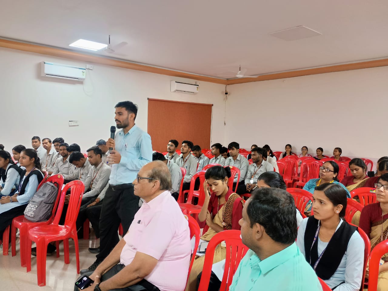 राष्ट्रीय विज्ञान दिवस पर चैतन्य महाविद्यालय में हुआ परिचर्चा का आयोजन