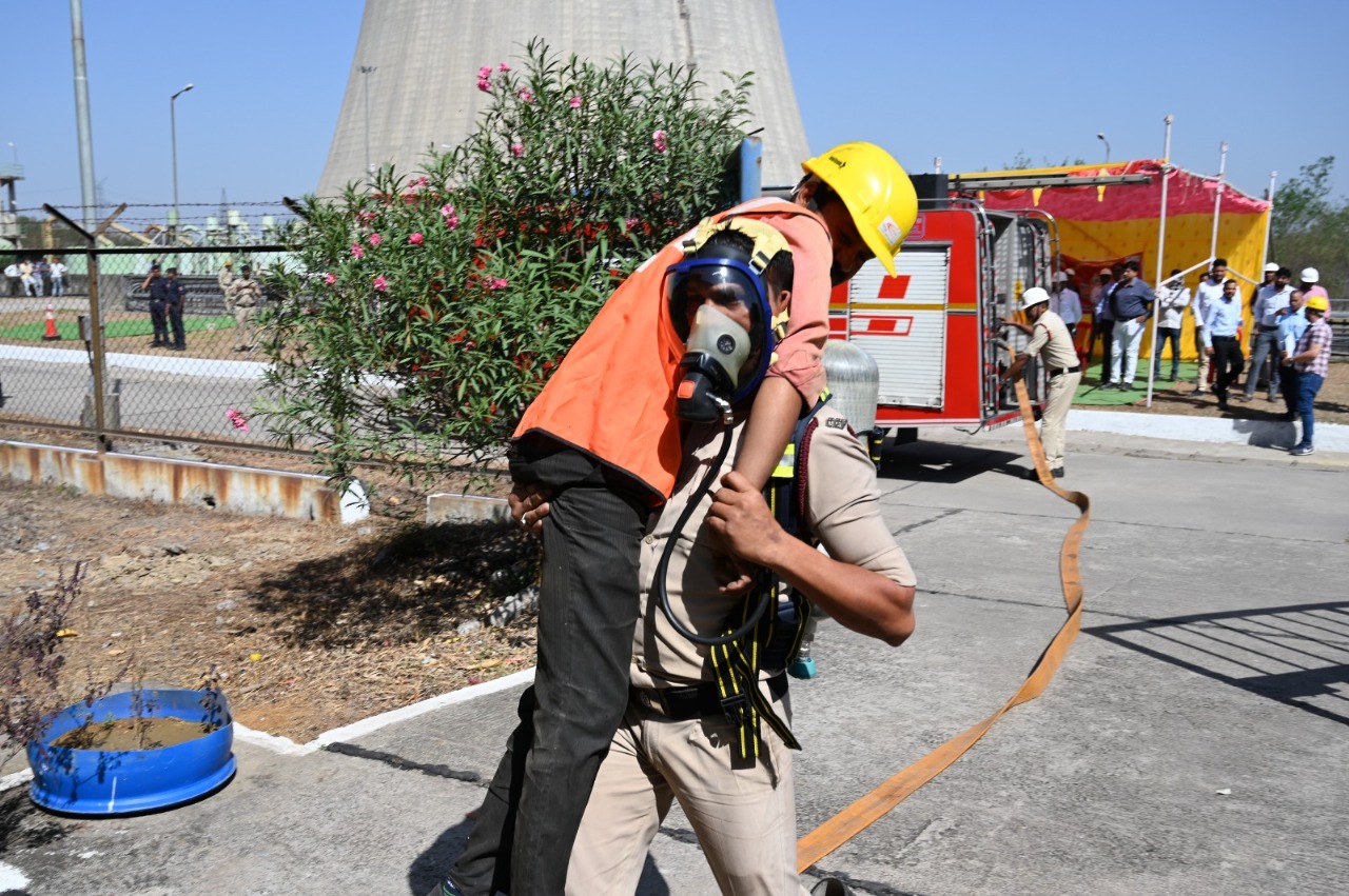 एन.डी.आर.एफ. एवं एस.डी.आर.एफ. का जिला स्तरीय संयुक्त मॉक अभ्यास अटल बिहारी बाजपेयी छत्तीसगढ़ राज्य ताप विद्युत उत्पादन इकाई मड़वा में संपन्न