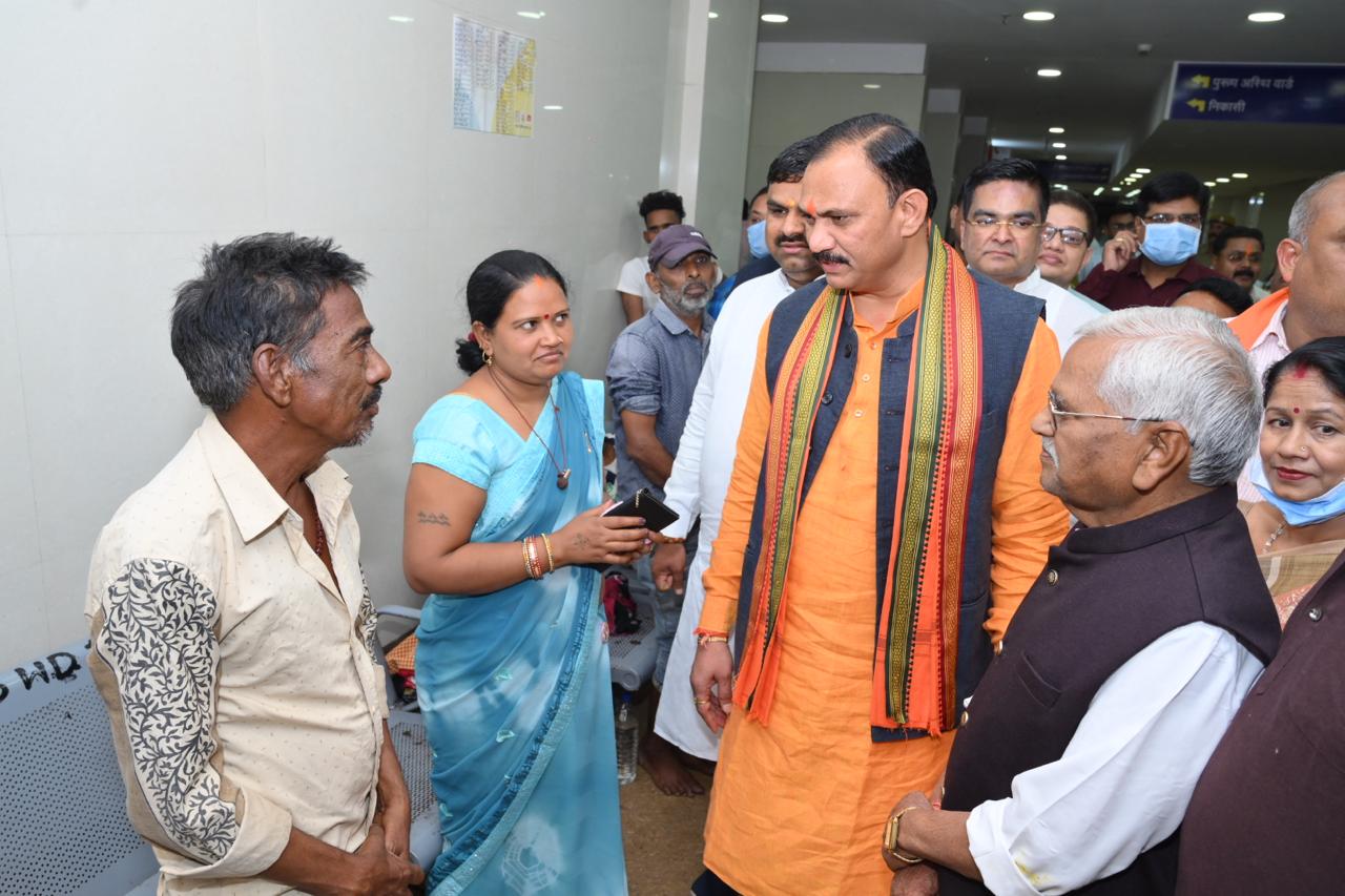 स्वास्थ्य एवं परिवार कल्याण मंत्री जायसवाल ने जिला अस्पताल दुर्ग का निरीक्षण कर स्वास्थ्य सुविधाओं का किया मूल्यांकन