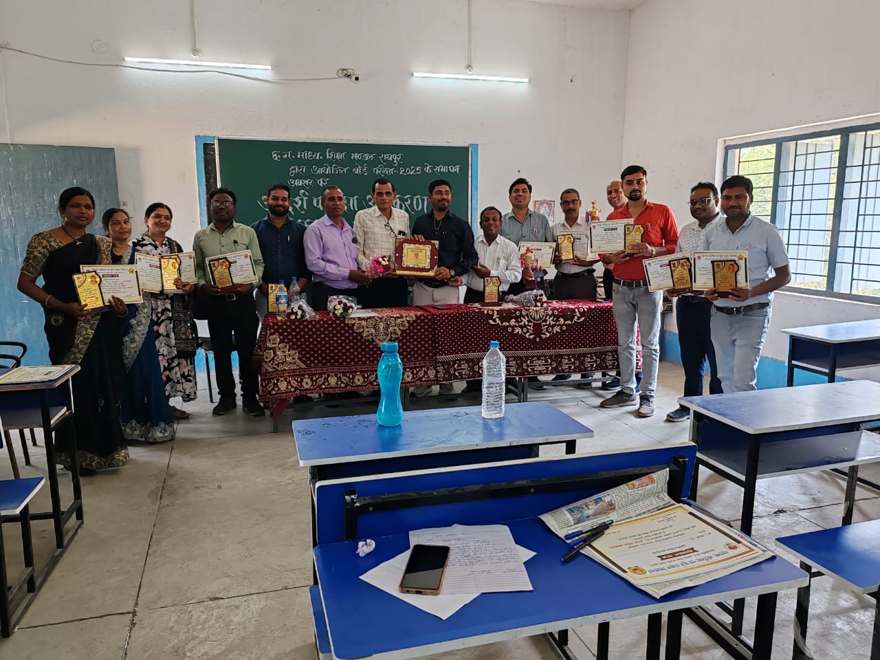 आदर्श परीक्षा अलंकरण सम्मान समारोह का हुआ आयोजन…