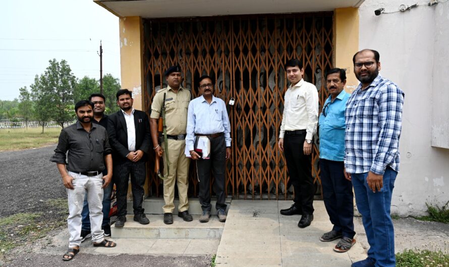 कलेक्टर ने किया ईव्हीएम-व्हीव्हीपीएटी वेयरहाउस का मासिक निरीक्षण