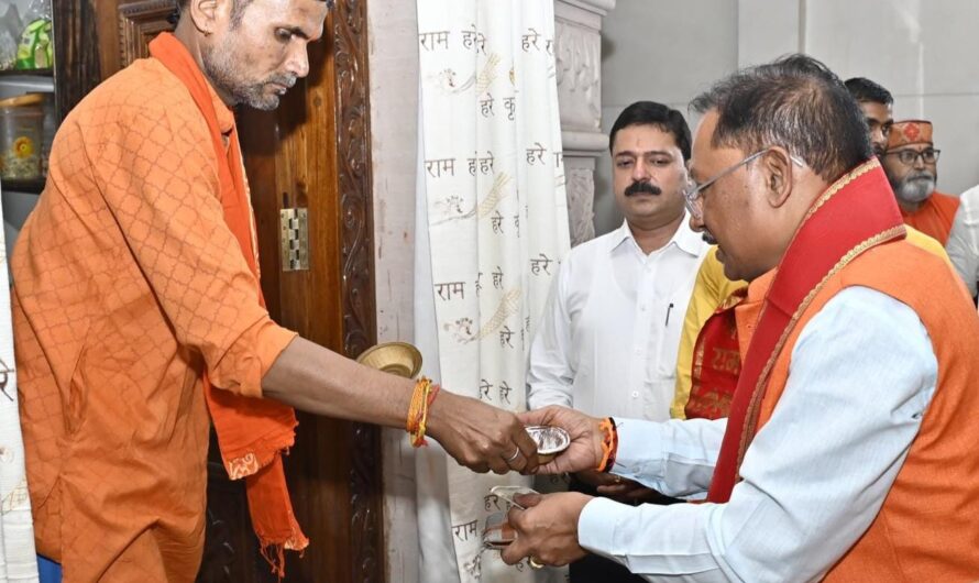 मुख्यमंत्री विष्णु देव साय ने रामनवमी पर श्रीराम मंदिर में की पूजा-अर्चना
