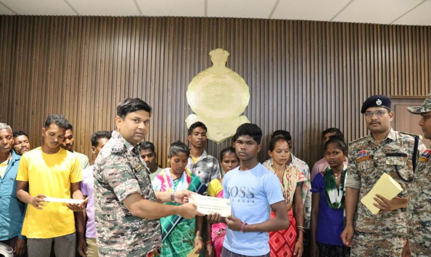 हथियार के साथ आत्मसमर्पण करने वाले नक्सलियों को छत्तीसगढ़ सरकार देगी लाखों रूपए