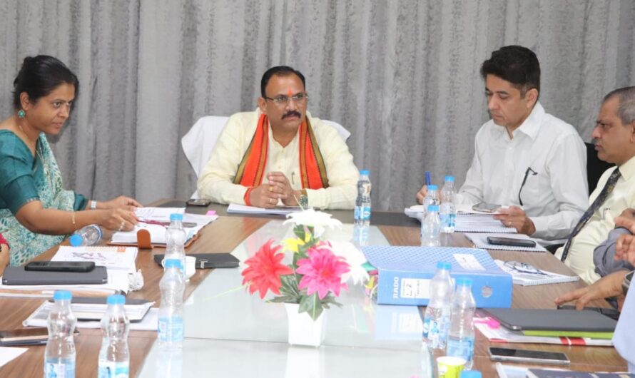 स्वास्थ्य मंत्री श्याम बिहारी जायसवाल ने डॉ. भीमराव अम्बेडकर स्मृति चिकित्सालय में चिकित्सा सुविधाओं के सुदृढ़ीकरण और विस्तार के सम्बन्ध में दिए निर्देश