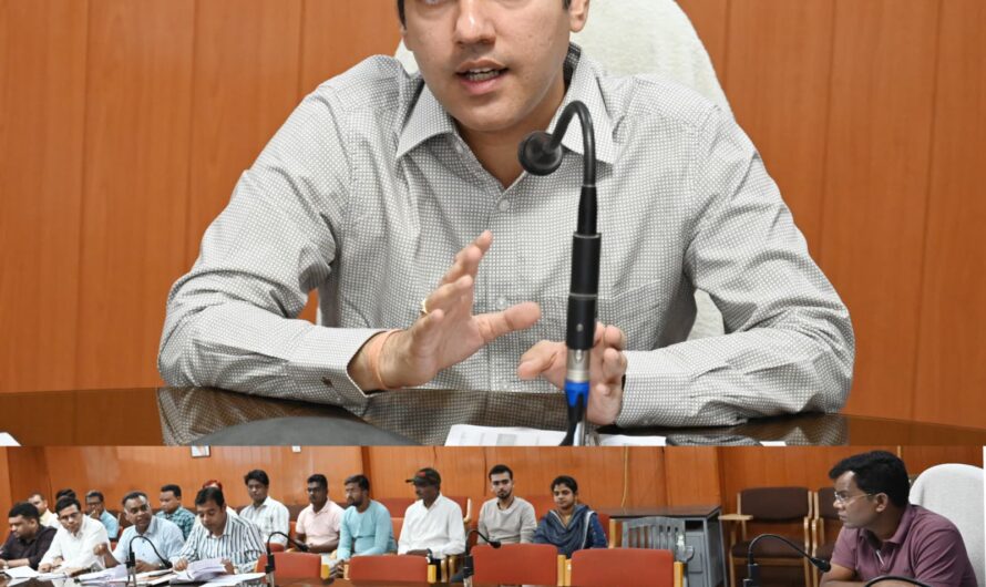 सुशासन तिहार: कलेक्टर आकाश छिकारा ने आवेदनों के निराकरण की समीक्षा 