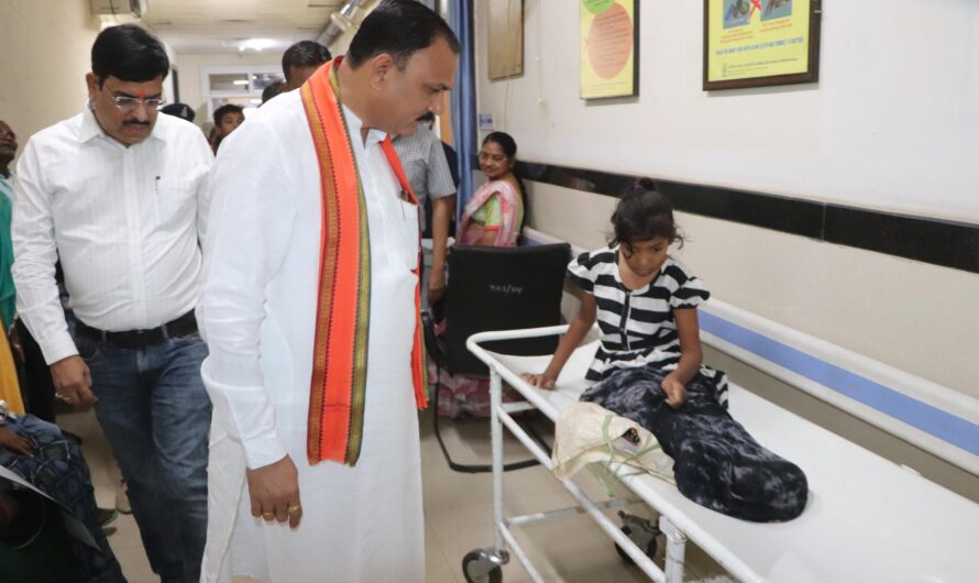 स्वास्थ्य मंत्री श्याम बिहारी जायसवाल ने किया डीकेएस अस्पताल का औचक निरीक्षण