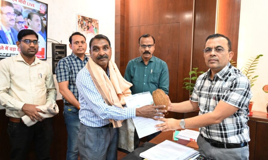 सेवानिवृत्त शासकीय सेवकों को पीपीओ, जीपीओ का किया वितरण