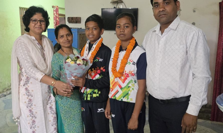 खेलो इंडिया यूथ गेम में आयुष ने जीता है ब्रांज मेडल,विधायक हरवंश ने घर पहुंच कर आयुष का किया सम्मान