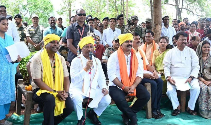मुख्यमंत्री विष्णु देव साय ने बासिंग में लगाई चौपाल सौगातों की बारिश से ग्रामीणों के चेहरे खिले