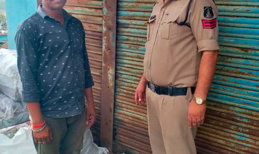 कबाडियों द्वारा रखें अवैध कबाड़ के समानों पर पुलिस ने की कार्यवाही