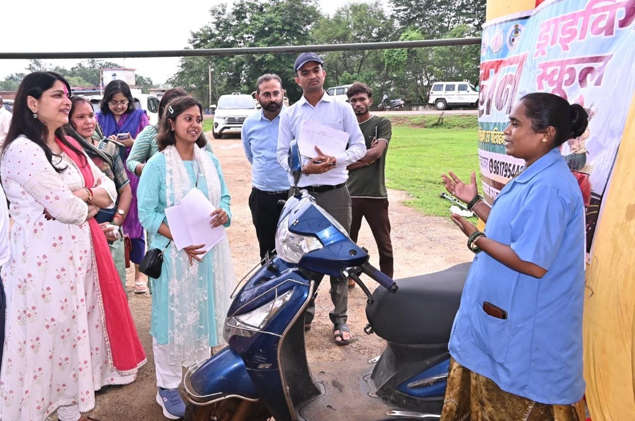 “स्कूटी दीदी” बनीं आत्मनिर्भर भारत की प्रतीक – मुख्यमंत्री विष्णु देव साय ने सराहा एनु का जज़्बा