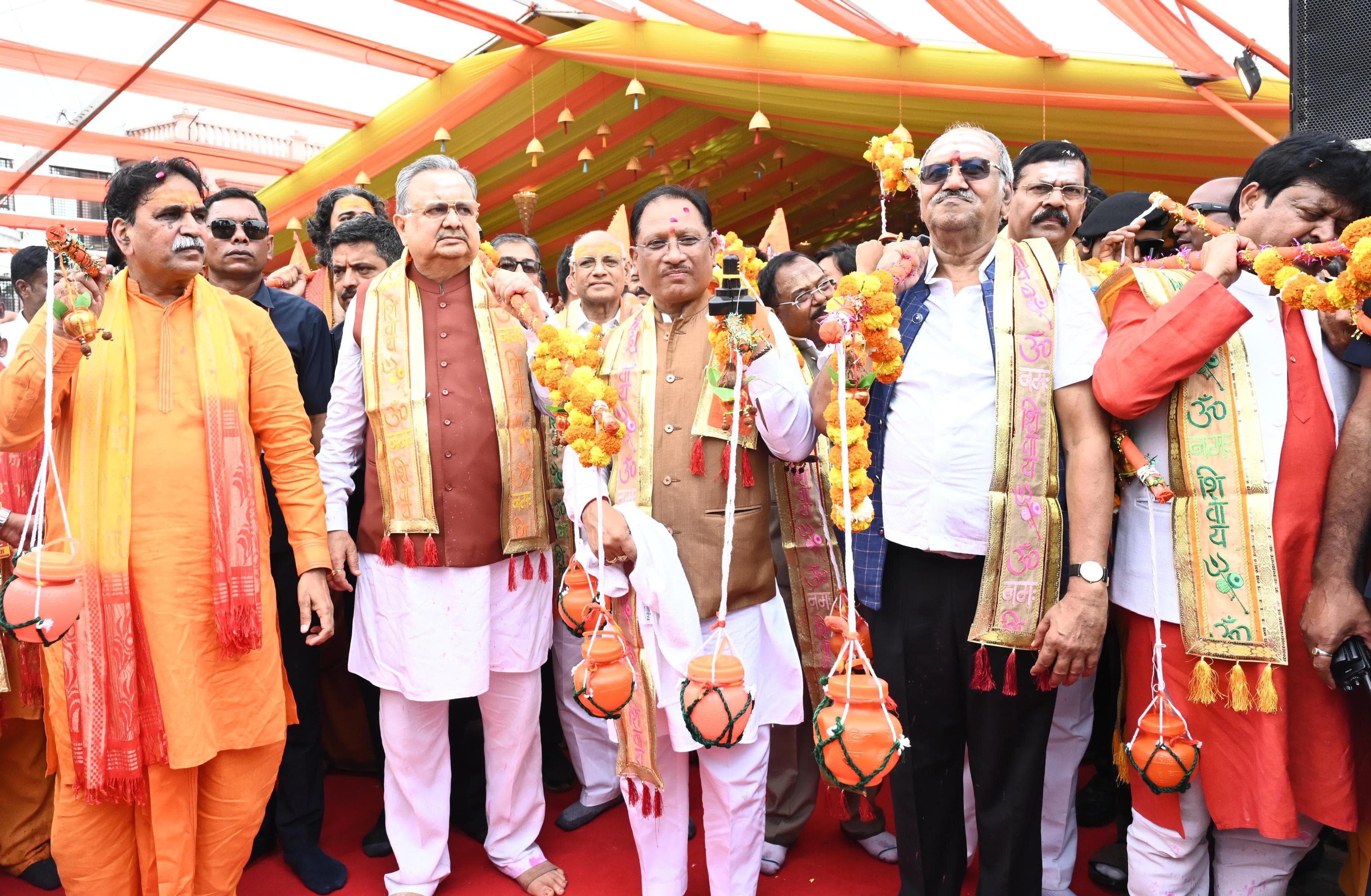 सावन की पावन बेला में मुख्यमंत्री विष्णु देव साय ने किया भगवान शिव का रूद्राभिषेक, प्रदेशवासियों की समृद्धि और सुख-शांति की कामना